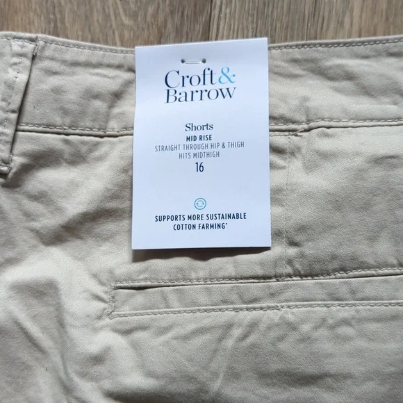 NWT Women's Size 16 Mid Rise Shorts by Croft and Barrow - Picture 4 of 7